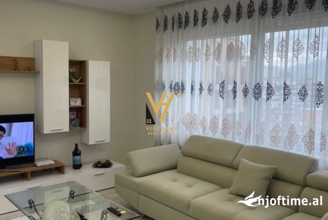 Shtepi me qera 1+1 ne Tirane - 900 Euro