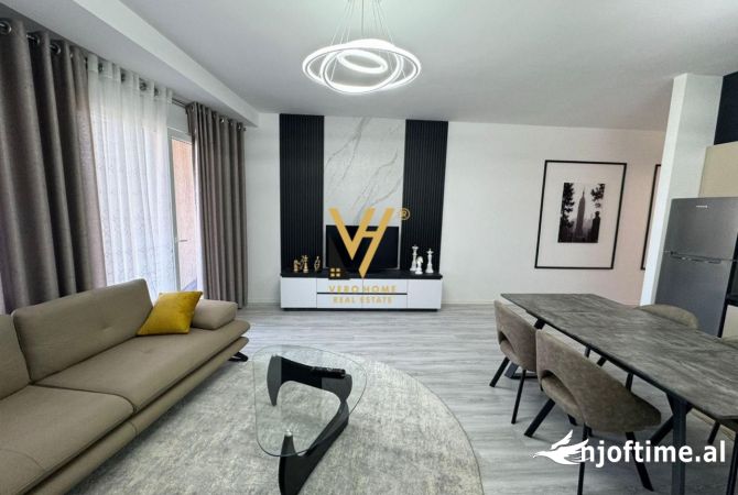 Shtepi ne shitje Apartament ne Tirane, 3+1, Mobilimi E mobiluar, Pagesa 350,000  Euro.