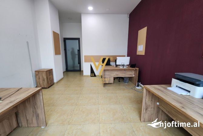 Ambient biznesi me qera 3+1 ne Tirane - 520 Euro