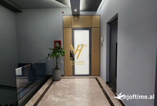 Ambient biznesi me qera 3+1 ne Tirane - 520 Euro