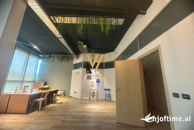 JEPET ZYRE 52 M2 ME QERA TE MYSLYM SHYRI 1.500 EURO