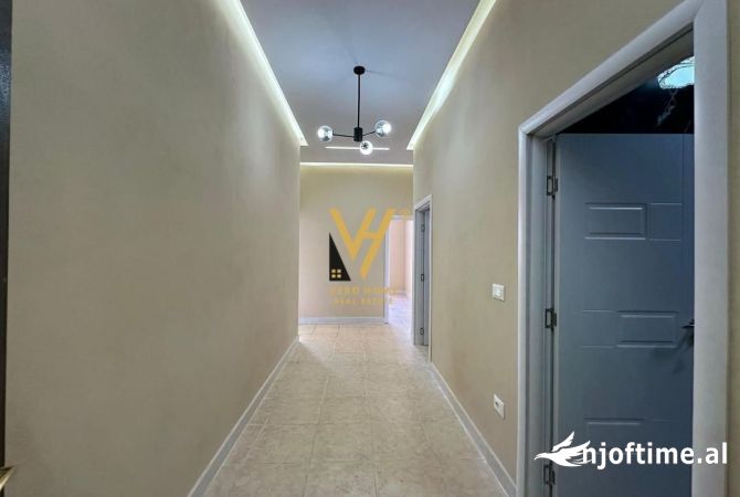 Shtepi ne shitje Apartament ne Durres, 3+1, Mobilimi Pjeserisht e mobiluar, Pagesa 120,000  Euro.