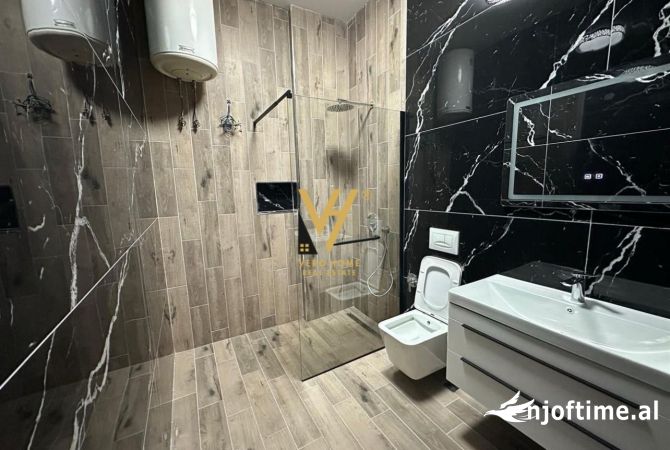 Shtepi ne shitje Apartament ne Durres, 3+1, Mobilimi Pjeserisht e mobiluar, Pagesa 120,000  Euro.