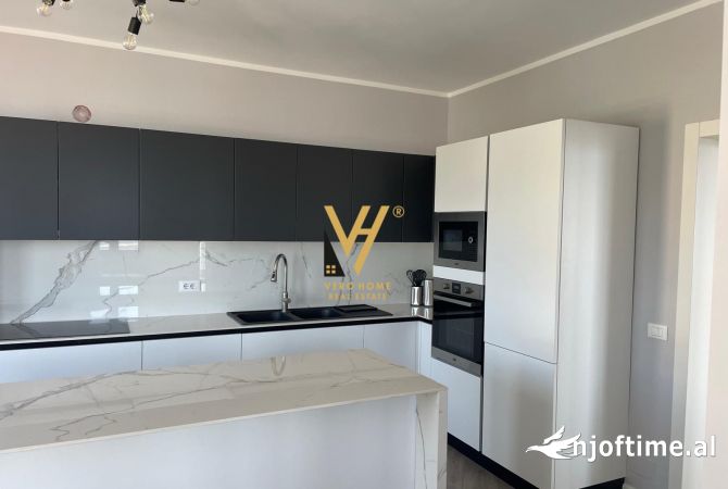 Shtepi me qera Apartament ne Vlore, 3+1, Mobilimi E mobiluar, Pagesa 2,500  Euro.