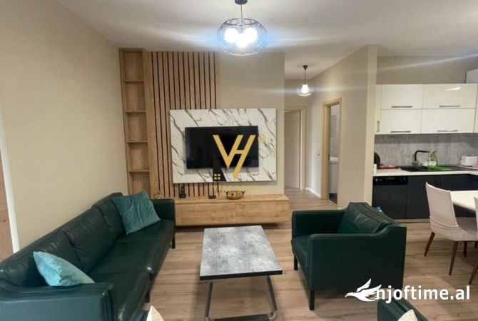 Shtepi me qera 3+1 ne Tirane - 1,200 Euro