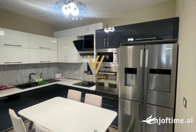 Shtepi me qera Apartament ne Tirane, 3+1, Mobilimi E mobiluar, Pagesa 1,200  Euro.