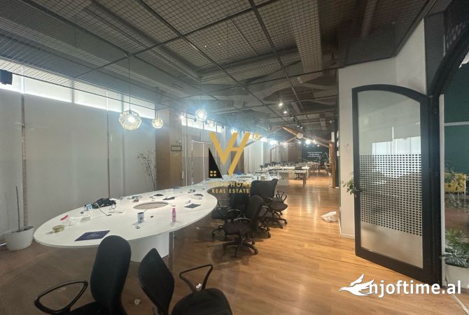 Ambient biznesi me qera 3+1 ne Tirane - 5,000 Euro