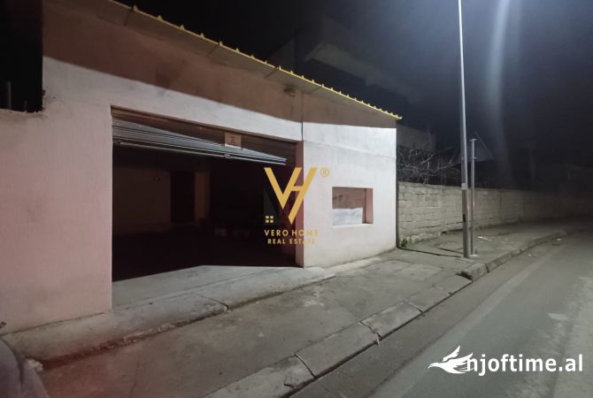 Ambient biznesi me qera 4+1 ne Tirane - 300 Euro