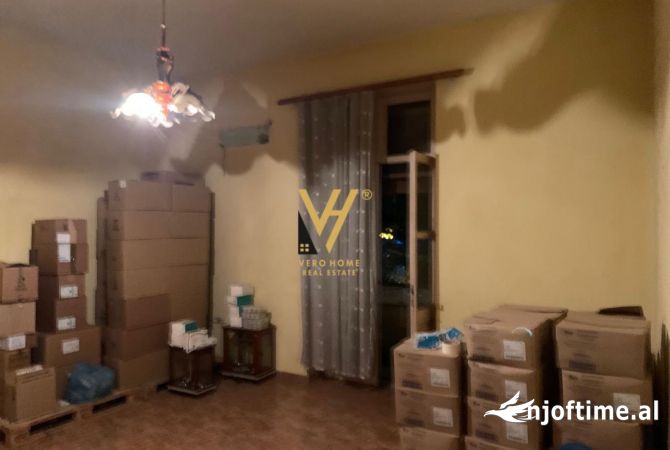 Ambient biznesi me qera 3+1 ne Tirane - 1,500 Euro