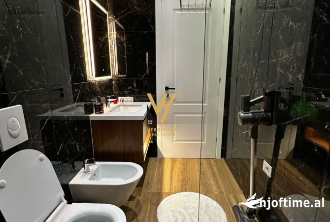 Shtepi ne shitje Apartament ne Tirane, 2+1, Mobilimi E mobiluar, Pagesa 252,900  Euro.