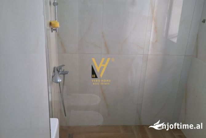 Shtepi ne shitje Apartament ne Tirane, 2+1, Mobilimi Pjeserisht e mobiluar, Pagesa 210,000  Euro.