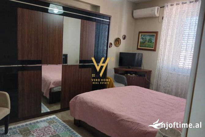 Shtepi ne shitje Apartament ne Tirane, 2+1, Mobilimi E mobiluar, Pagesa 286,000  Euro.