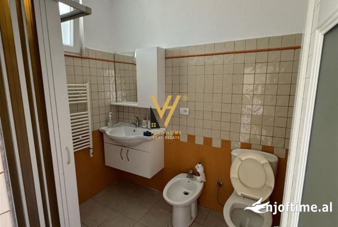 Shtepi me qera Apartament ne Tirane, 2+1, Mobilimi E mobiluar, Pagesa 800  Euro.