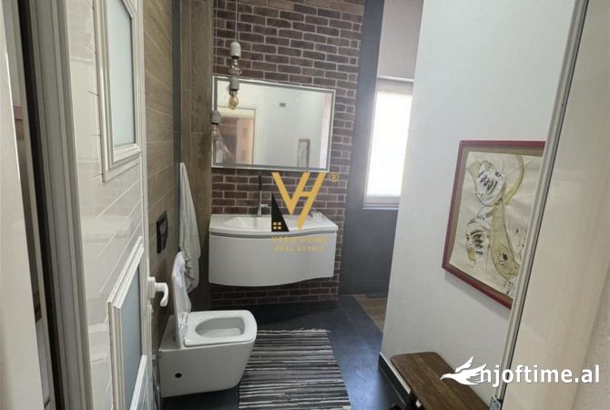 Shtepi me qera Apartament ne Tirane, 2+1, Mobilimi E mobiluar, Pagesa 800  Euro.