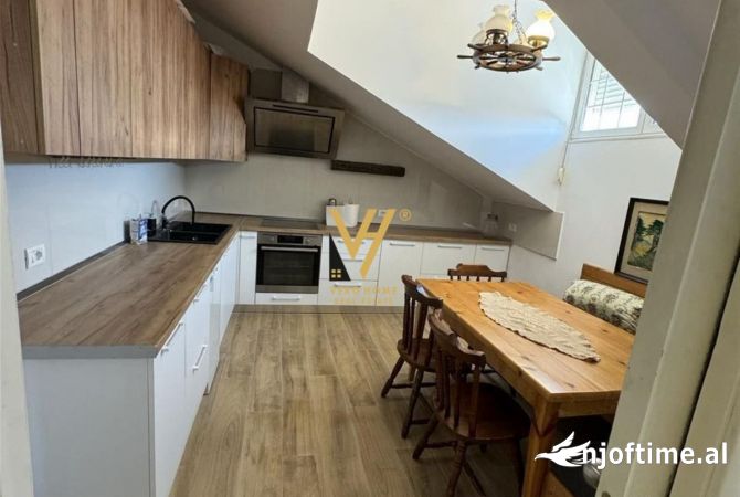 Shtepi me qera Apartament ne Tirane, 2+1, Mobilimi E mobiluar, Pagesa 800  Euro.