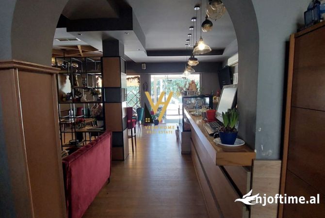 JEPET AMBJENT BIZNESI 334 M2 ME QERA NE SELITE 2.000 EURO