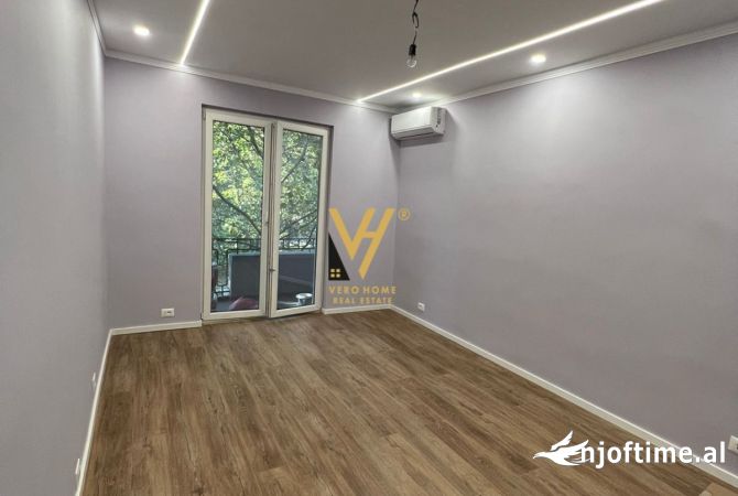 Ambient biznesi me qera 3+1 ne Tirane - 1,000 Euro