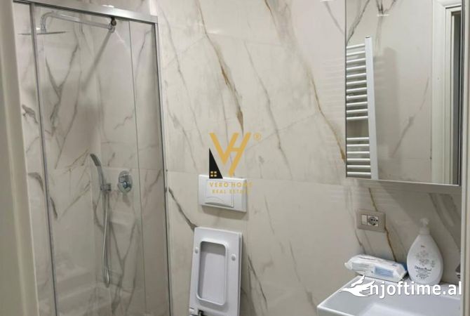 Shtepi ne shitje Apartament ne Tirane, 2+1, Mobilimi E mobiluar, Pagesa 240,000  Euro.