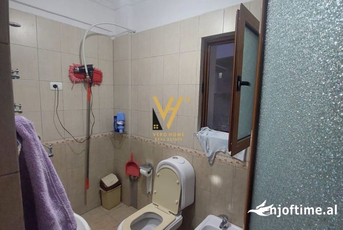 Shtepi me qera Shtepi Private ne Tirane, 3+1, Mobilimi E mobiluar, Pagesa 80,000  Leke.