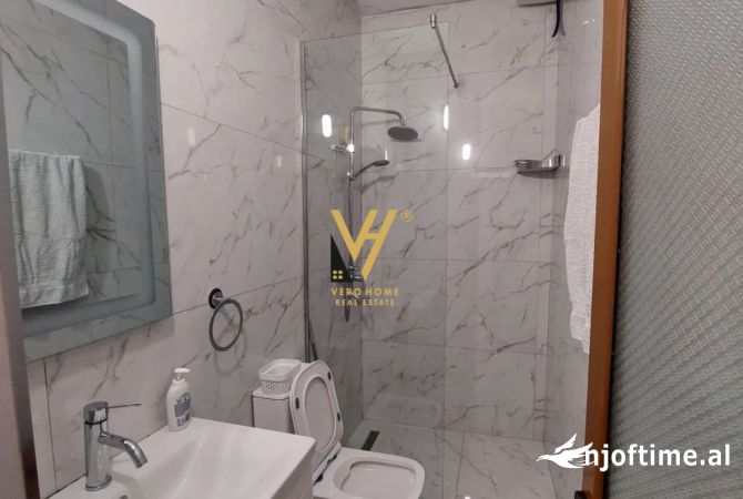 Shtepi me qera Shtepi Private ne Tirane, 3+1, Mobilimi E mobiluar, Pagesa 80,000  Leke.