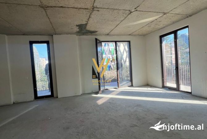 Ambient biznesi me qera 3+1 ne Tirane - 3,100 Euro