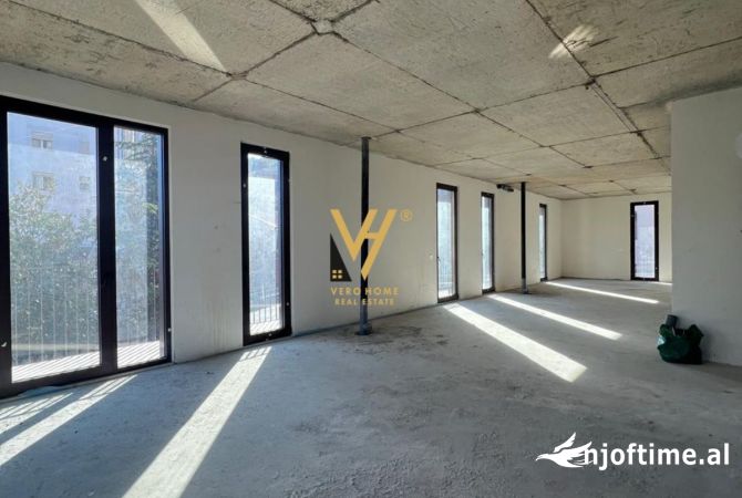 Ambient biznesi me qera 3+1 ne Tirane - 3,100 Euro