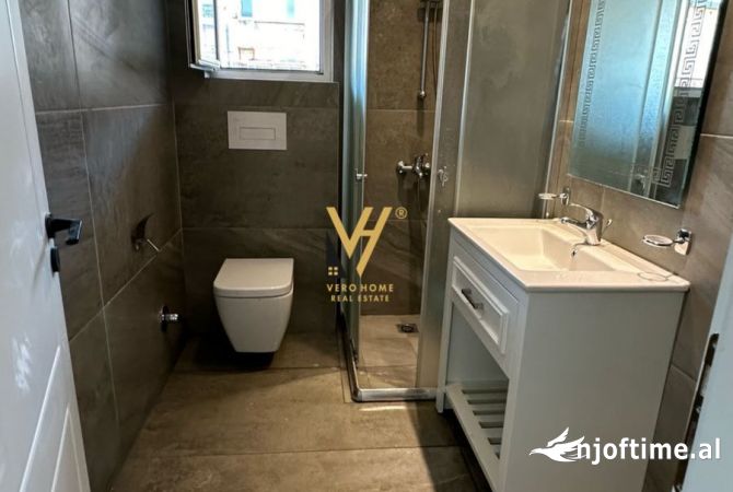 Shtepi ne shitje Apartament ne Tirane, 2+1, Mobilimi E mobiluar, Pagesa 148,000  Euro.