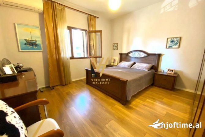 Shtepi ne shitje Apartament ne Tirane, 2+1, Mobilimi E mobiluar, Pagesa 230,000  Euro.