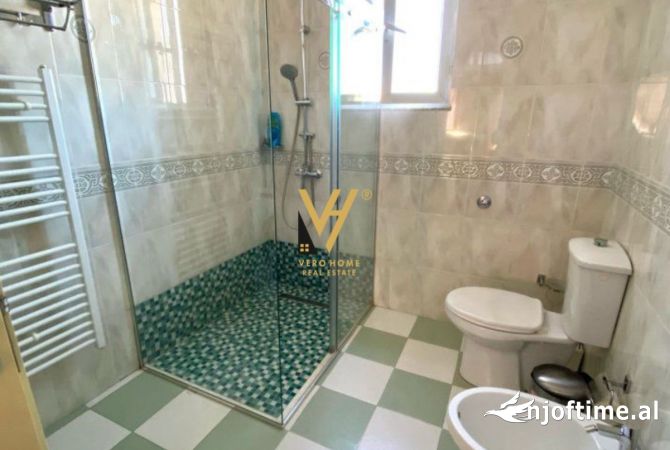 Shtepi ne shitje Apartament ne Tirane, 2+1, Mobilimi E mobiluar, Pagesa 230,000  Euro.