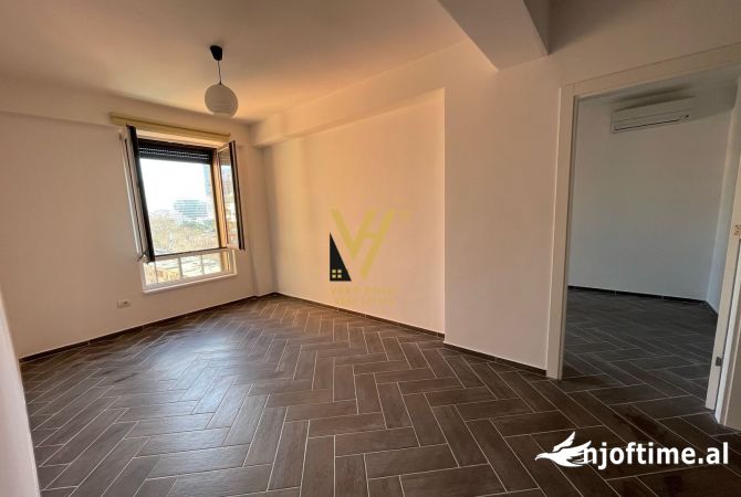 Ambient biznesi me qera 3+1 ne Tirane - 1,000 Euro