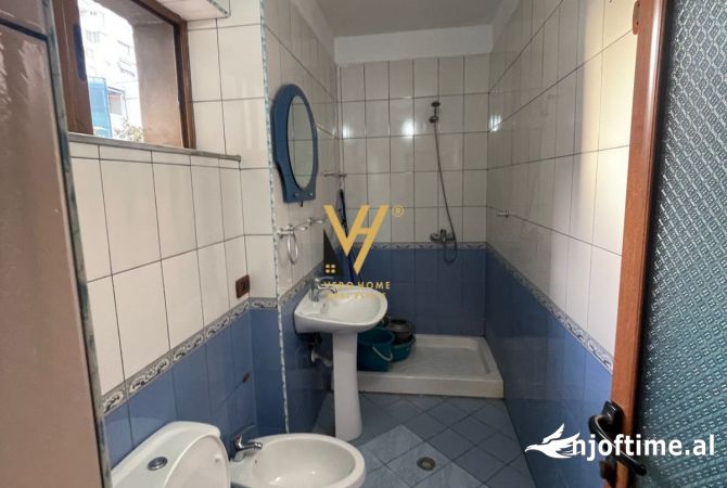 Ambient biznesi me qera 3+1 ne Tirane - 700 Euro