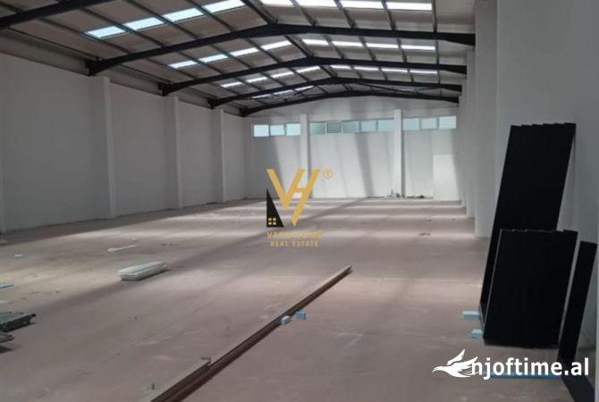 Ambiente Commerciale in Affitto 4+1 a Durazzo - 2,500 Euro