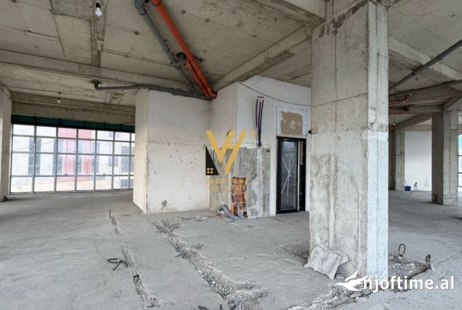 Ambient biznesi me qera 3+1 ne Tirane - 2,000 Euro
