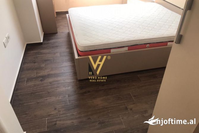 Shtepi me qera Apartament ne Tirane, 2+1, Mobilimi E mobiluar, Pagesa 700  Euro.