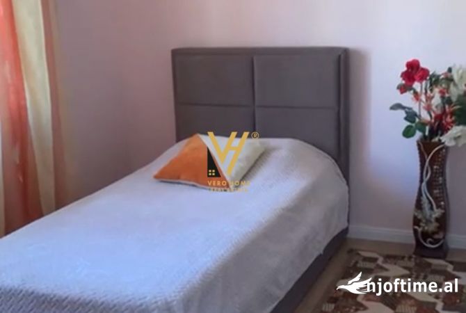 Shtepi me qera Shtepi Private ne Tirane, 3+1, Mobilimi E mobiluar, Pagesa 800  Euro.