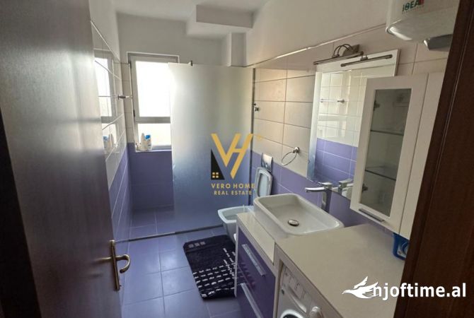 Shtepi ne shitje Apartament ne Tirane, 2+1, Mobilimi E mobiluar, Pagesa 250,000  Euro.
