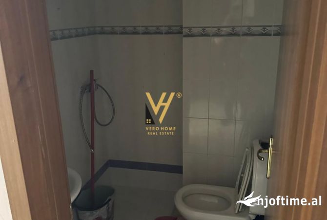 Shtepi ne shitje Apartament ne Tirane, 2+1, Mobilimi E mobiluar, Pagesa 250,000  Euro.