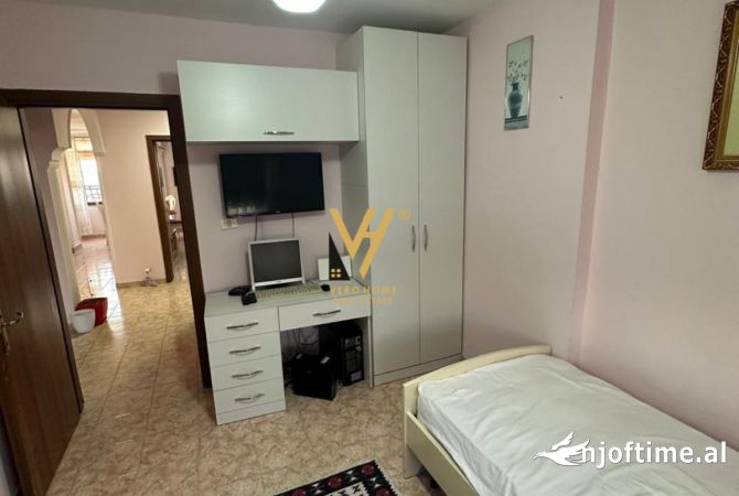 Shtepi ne shitje Apartament ne Tirane, 2+1, Mobilimi E mobiluar, Pagesa 250,000  Euro.