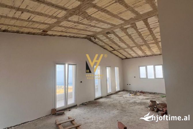 Shtepi ne shitje Vila Luksoze ne Pogradec, 7+1, Mobilimi Pjeserisht e mobiluar, Pagesa 850,000  Euro.