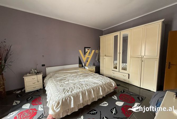 Shtepi ne shitje Shtepi Private ne Durres, 3+1, Mobilimi E mobiluar, Pagesa 400,000  Euro.