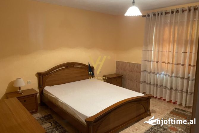 Shtepi ne shitje Shtepi Private ne Tirane, 4+1, Mobilimi E mobiluar, Pagesa 320,000  Euro.