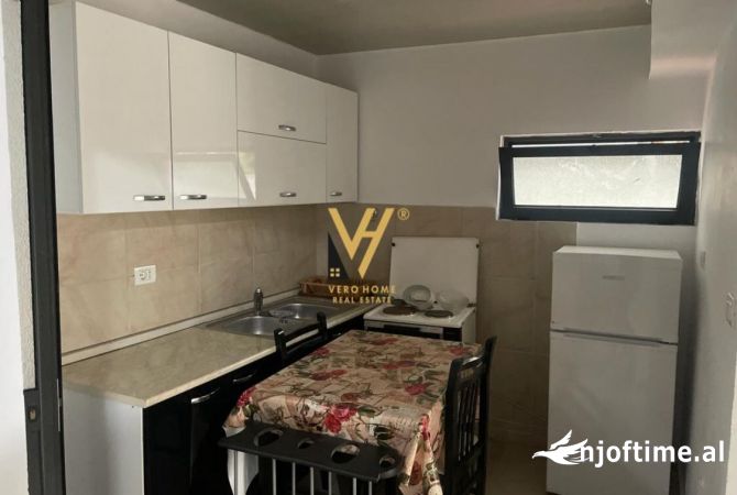 Shtepi ne shitje Shtepi Private ne Tirane, 4+1, Mobilimi E mobiluar, Pagesa 320,000  Euro.