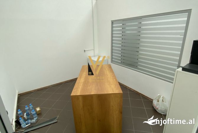 Ambient biznesi me qera 3+1 ne Tirane - 2,850 Euro