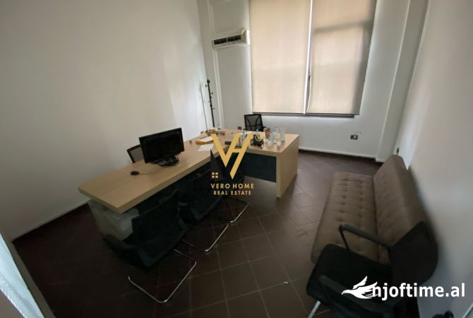 Ambient biznesi me qera 3+1 ne Tirane - 2,850 Euro