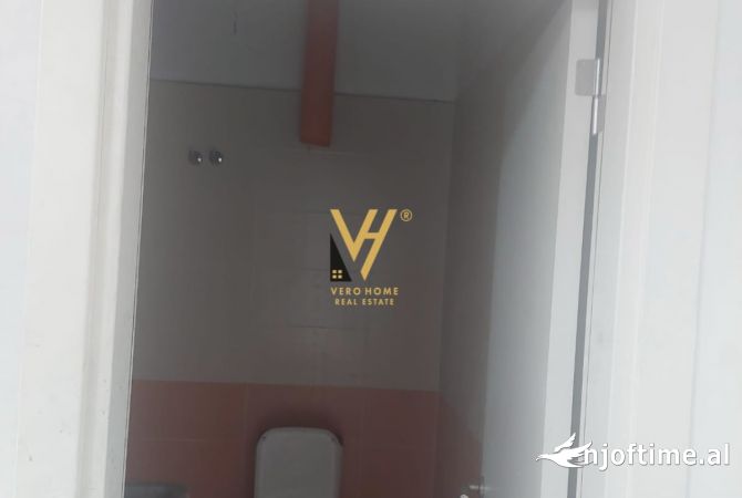 JEPET ZYRE 105 M2 ME QERA TE KOMUNA E PARISIT 1.000 EURO