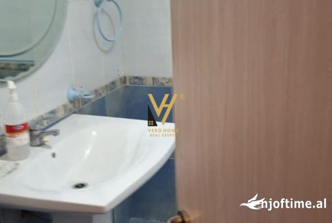 Shtepi ne shitje Apartament ne Tirane, 2+1, Mobilimi E mobiluar, Pagesa 210,000  Euro.