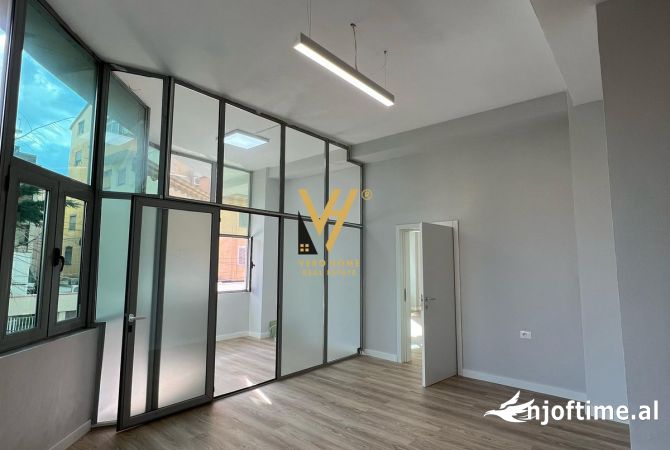 Ambient biznesi me qera 3+1 ne Tirane - 2,000 Euro