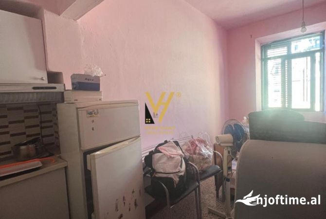 Ambient biznesi me qera 3+1 ne Tirane - 30,000 Leke