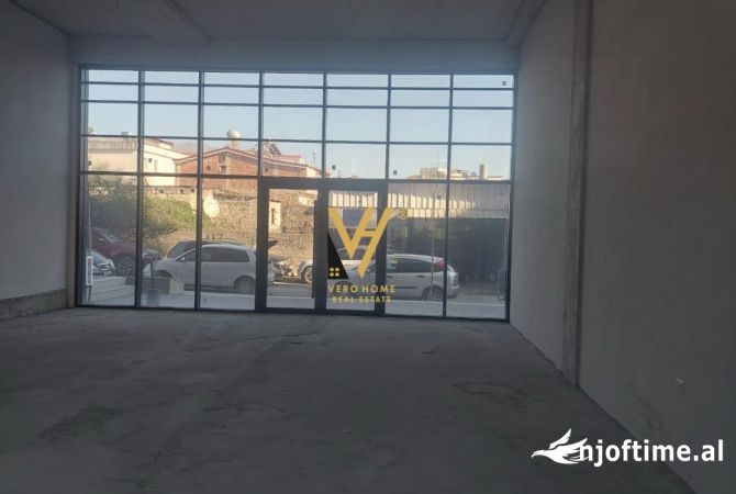 Ambient biznesi me qera 1+1 ne Tirane - 1,700 Euro