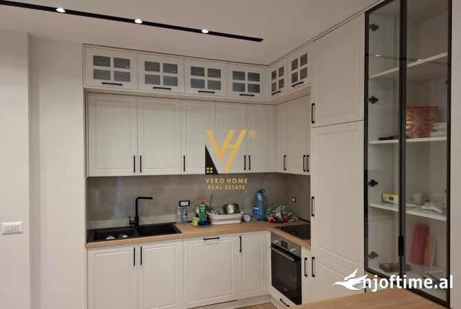 Shtepi me qera 2+1 ne Tirane - 1,000 Euro